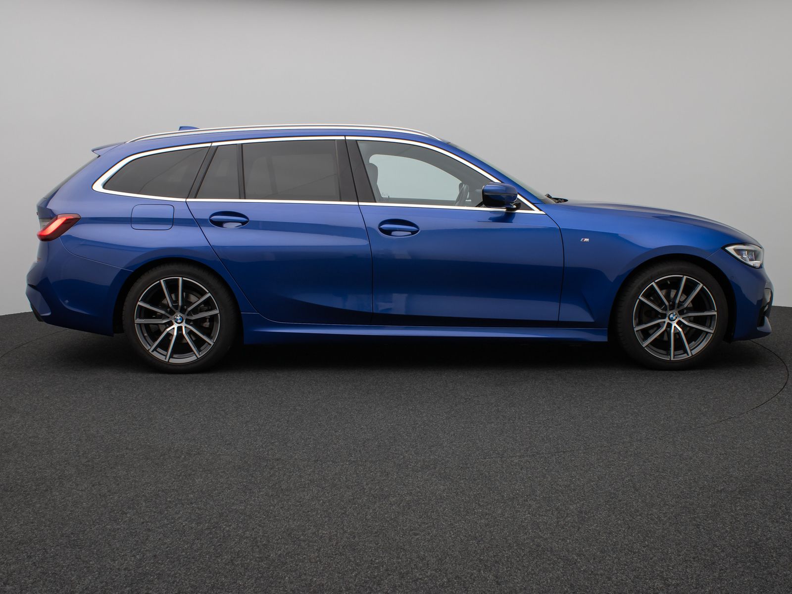 Fahrzeugabbildung BMW 320i M Sport Panorama Kamera HUD DAB HiFi Laser