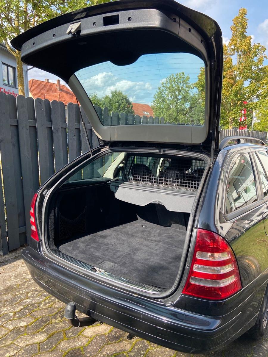 Mercedes-Benz C220 2006 — photo 12