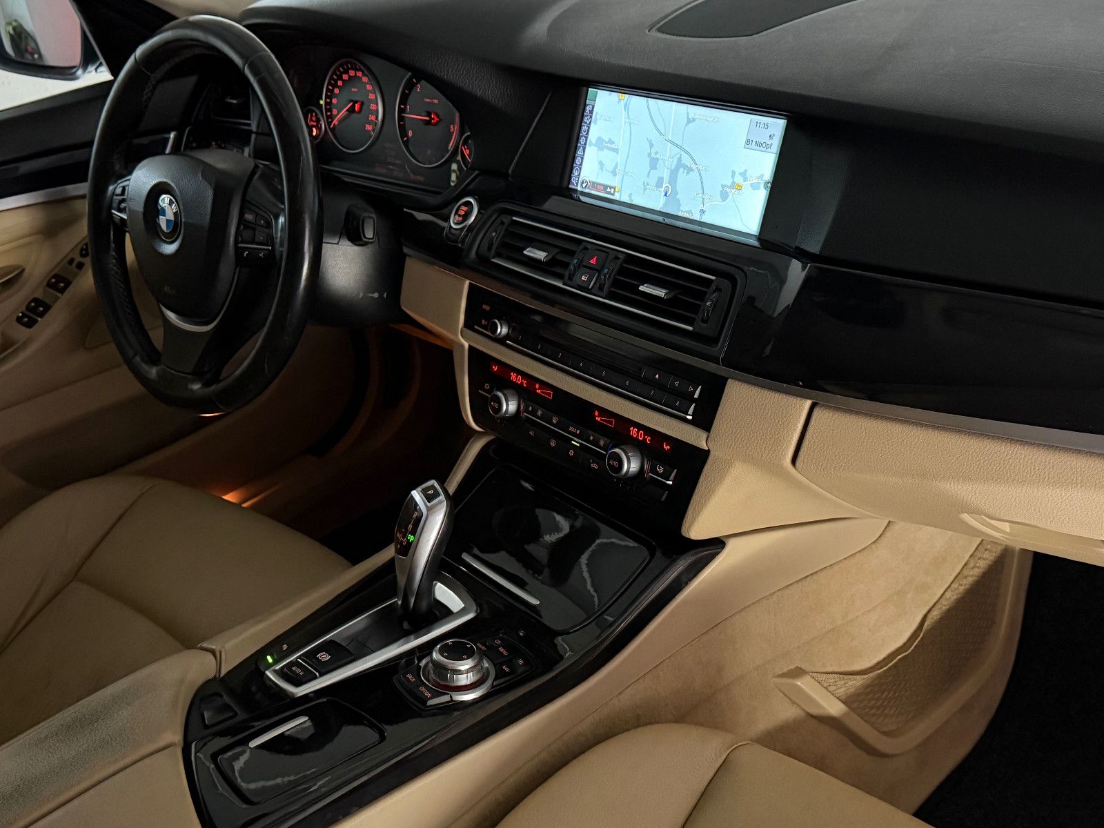 Fahrzeugabbildung BMW 520 d Lim. Aut./elektr. SITZ/NAVI/ ProfBi-XENON/