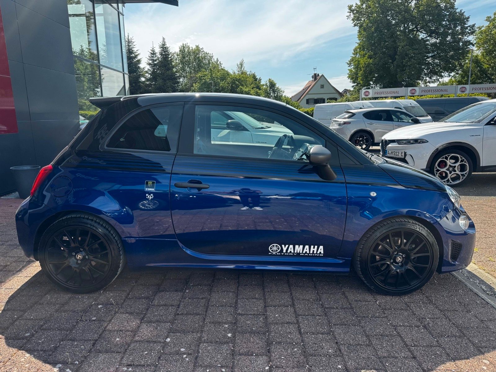 Fahrzeugabbildung Abarth 595 Monster Energy Yamaha Ed. Carplay Klima