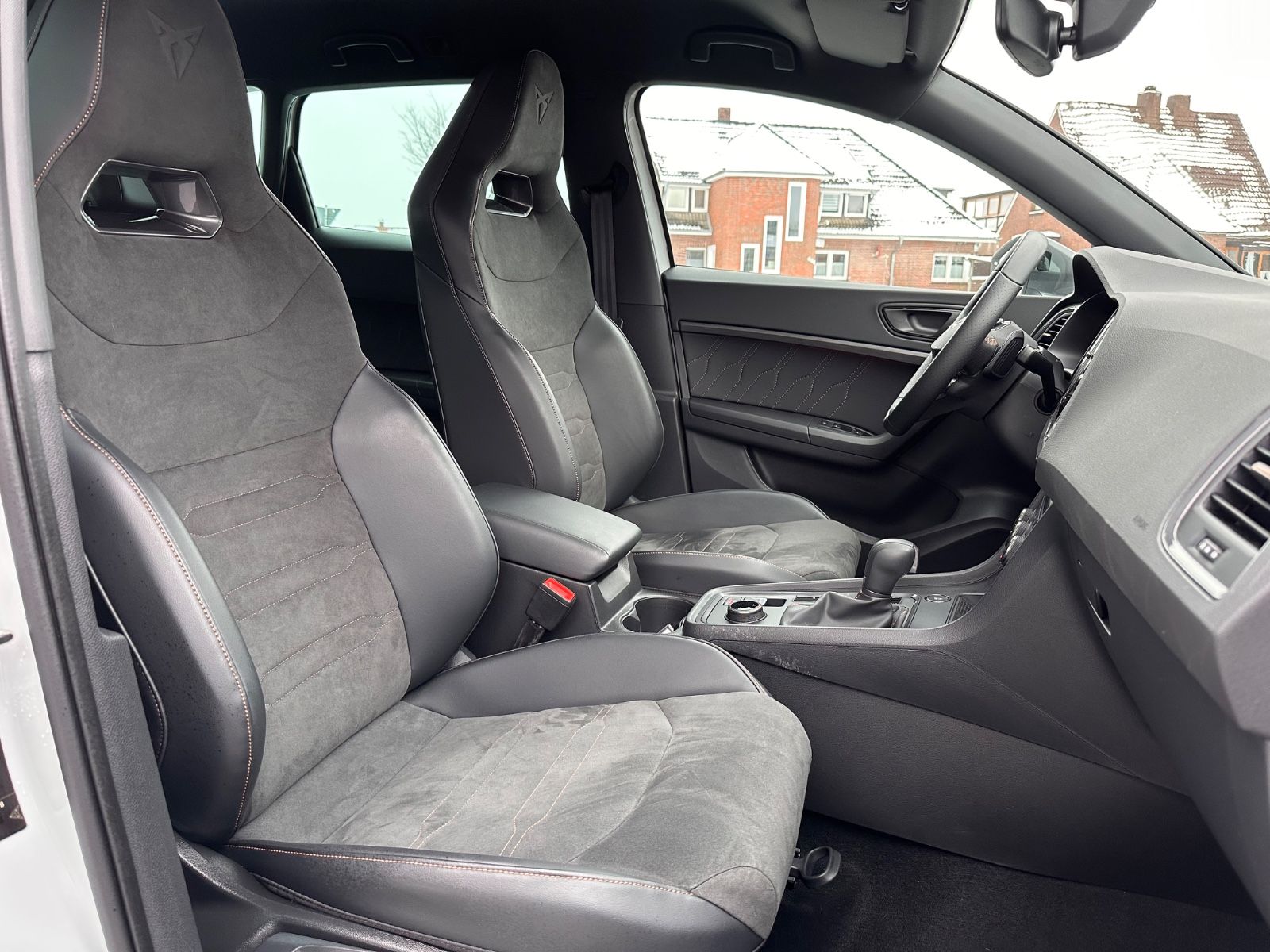 Fahrzeugabbildung CUPRA Ateca 1.5 TSI DSG ACC/Navi/SHZG/eHeck/LED/Travel