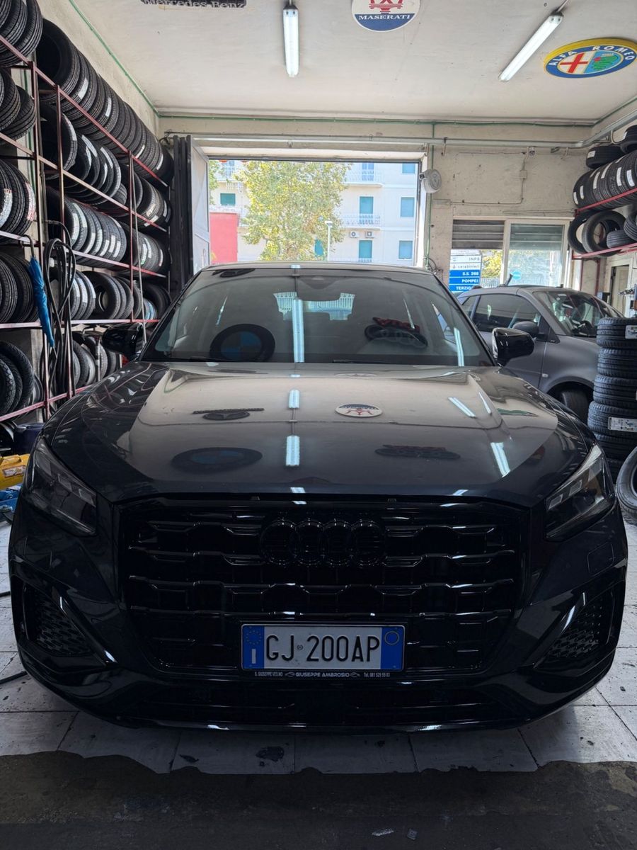 Audi Q2 35 TDI S tronic Identity Black imagem 2
