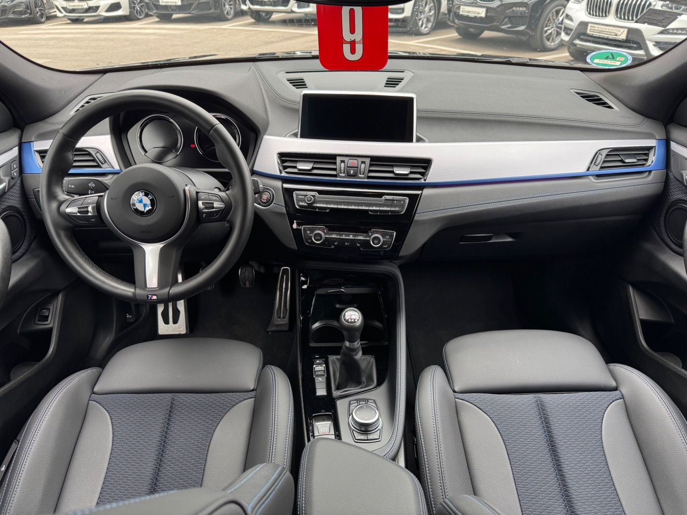 Fahrzeugabbildung BMW X2 sDrive18i M-Sportpaket GARANTIE bis 09/2028