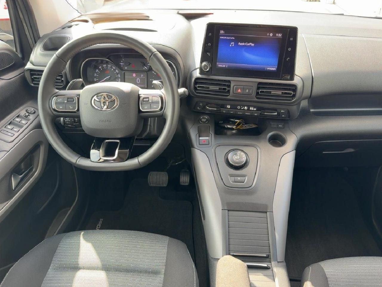 Fahrzeugabbildung Toyota Proace City Verso L2 1,2 Team D *AHK + Comfortp.