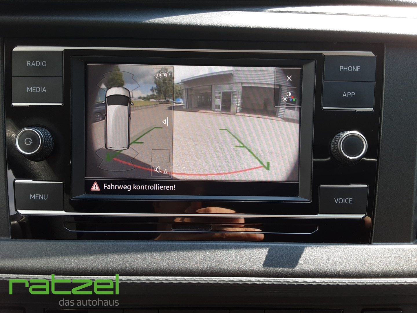 Fahrzeugabbildung Volkswagen T6.1 Transporter KR 2.0 TDI 110kw StandHZG AHK-a