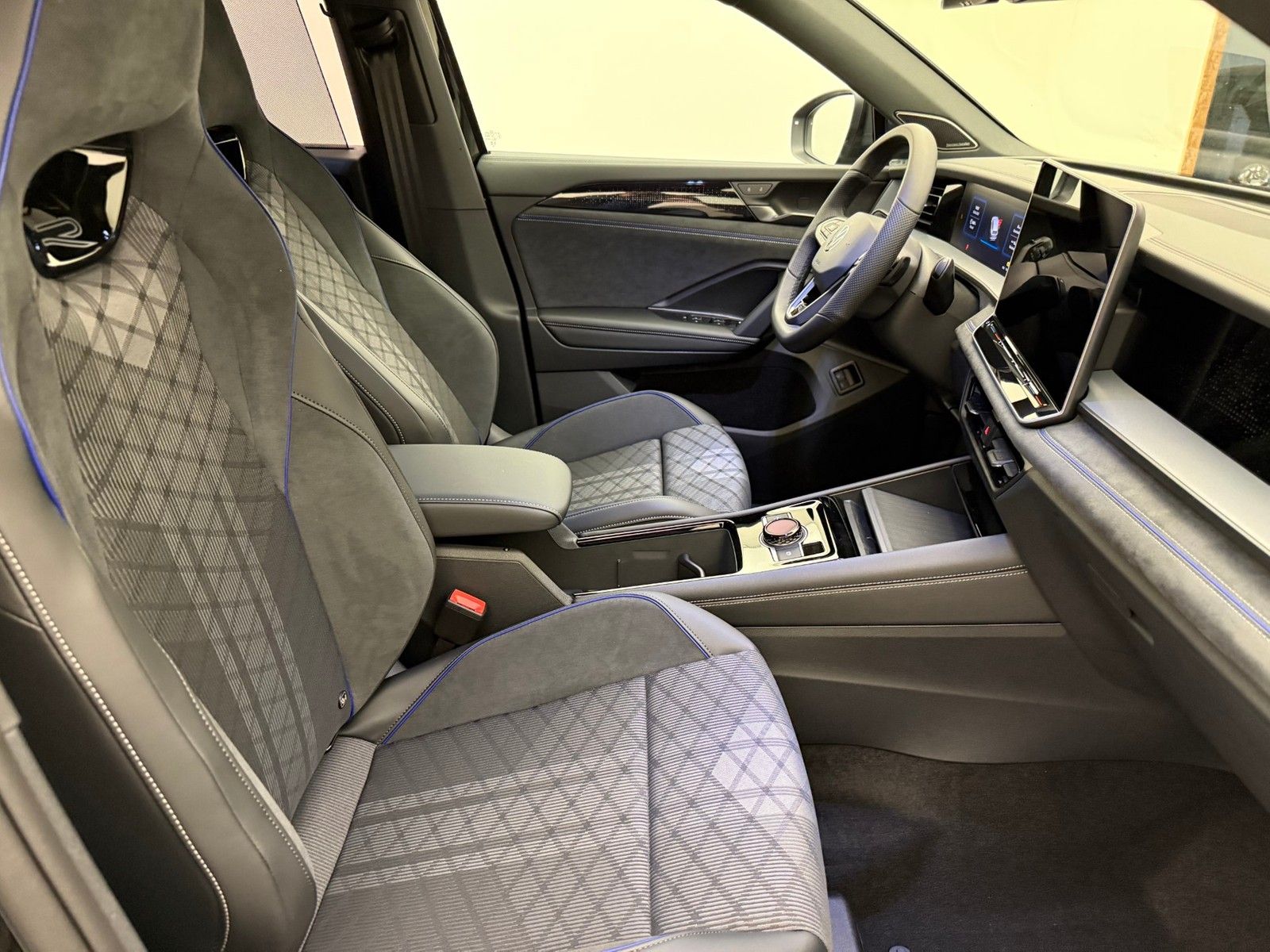 Volkswagen Tayron 1.5 eHybrid DSG R-Line BlackIQDrive20DCC imagem 3