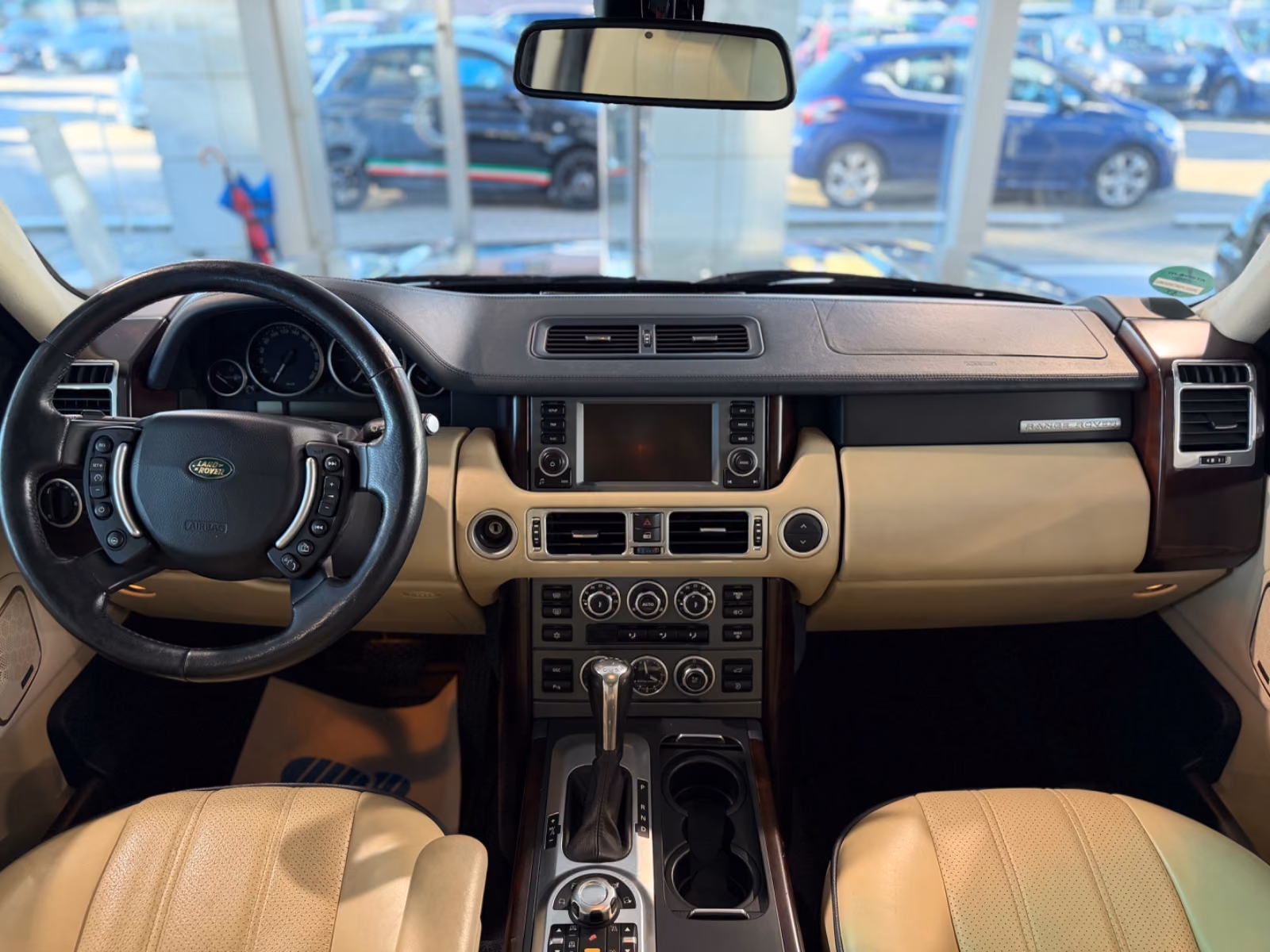 Land Rover Range Rover 3.6 TDV8 Vogue | 272 ch | BVA | GPS | Toit ouvrant | Chauffage stationnaire | Sièges chauffants et ventilés | Attelage