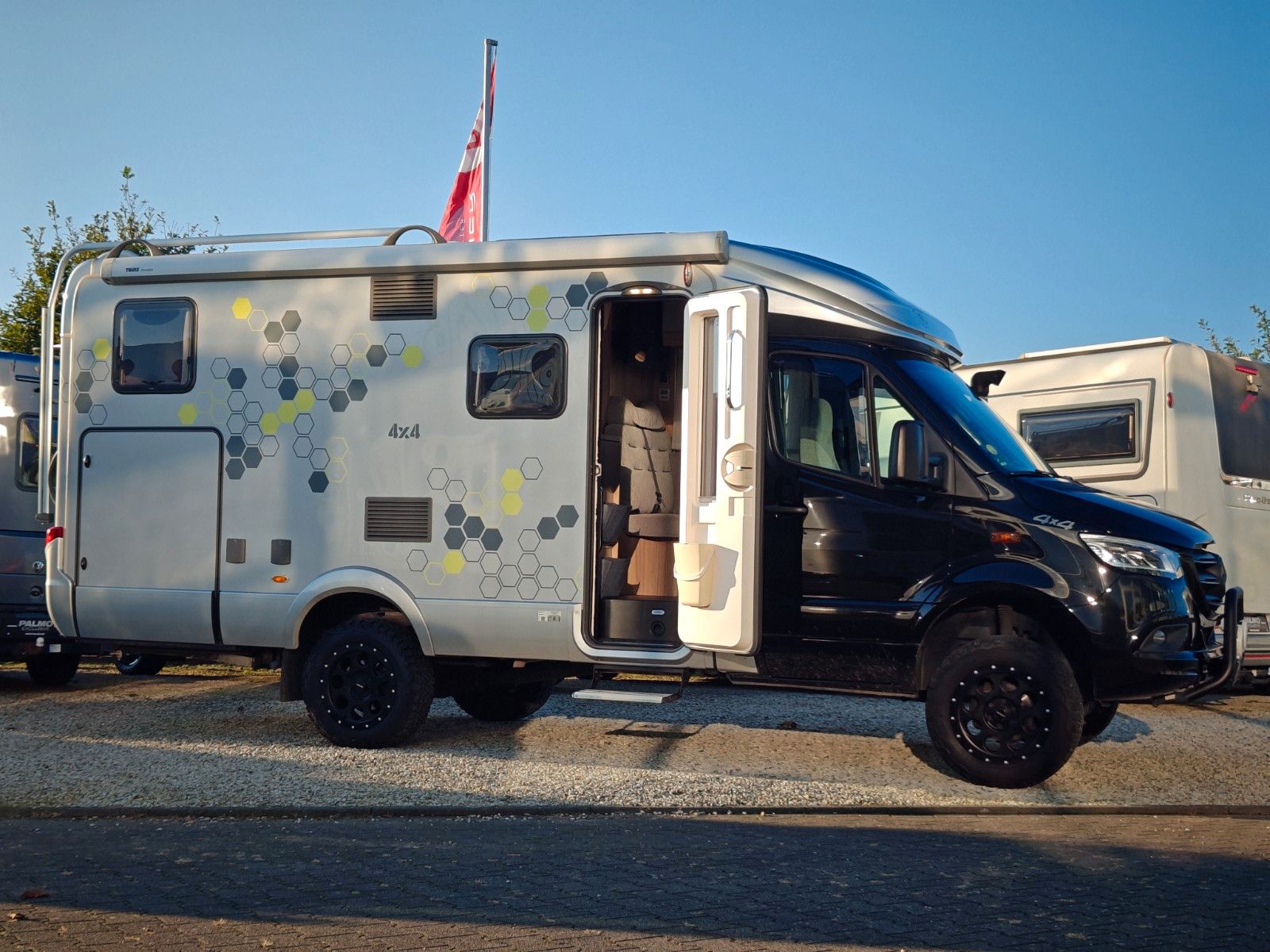 Fahrzeugabbildung HYMER / ERIBA / HYMERCAR ML-T 580 4x4 ALLRAD 3.0L V6 - AUS ERSTBESITZ