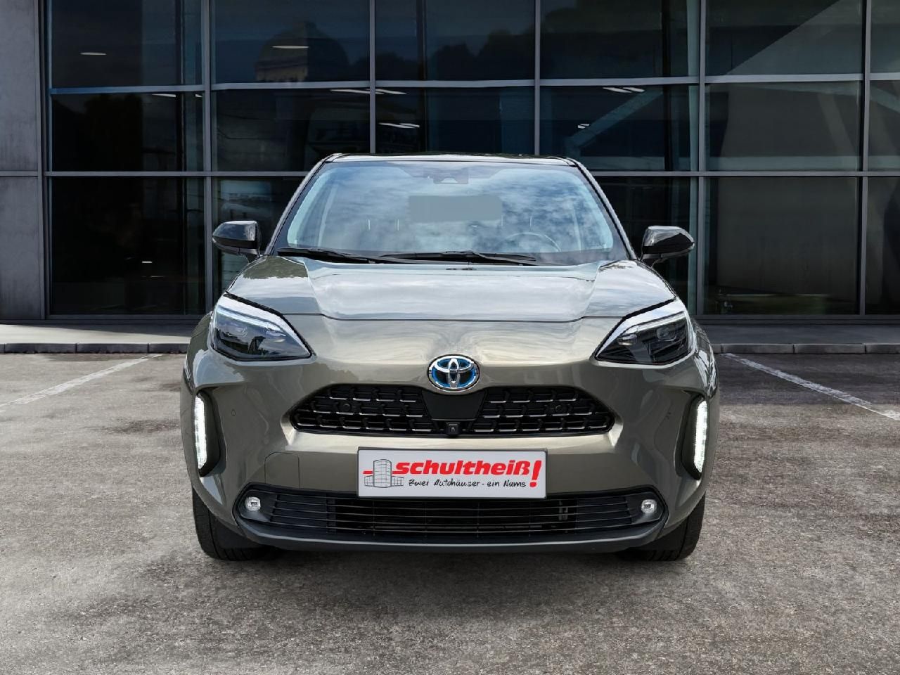 Fahrzeugabbildung Toyota Yaris Cross Hybrid AWD-i Elegant
