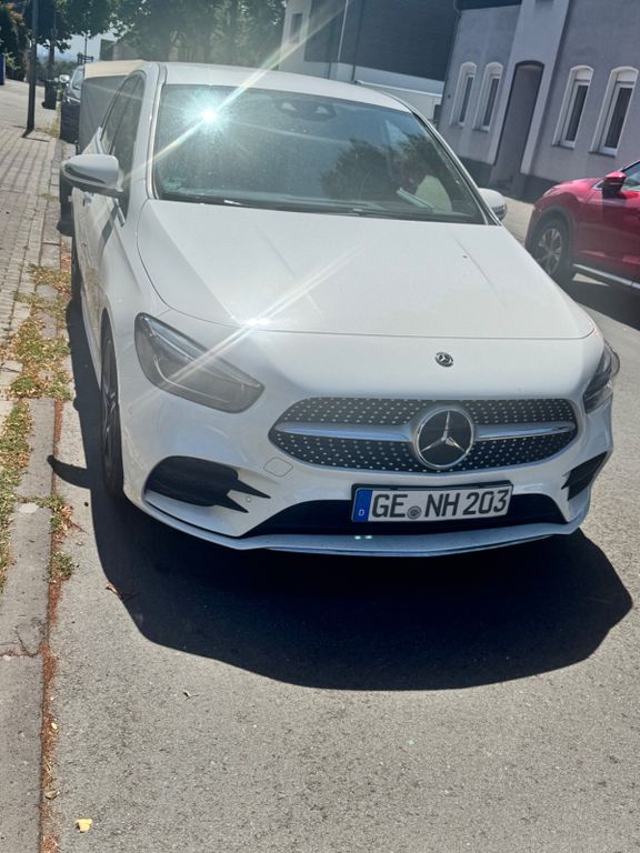 Image of Mercedes-Benz B 220