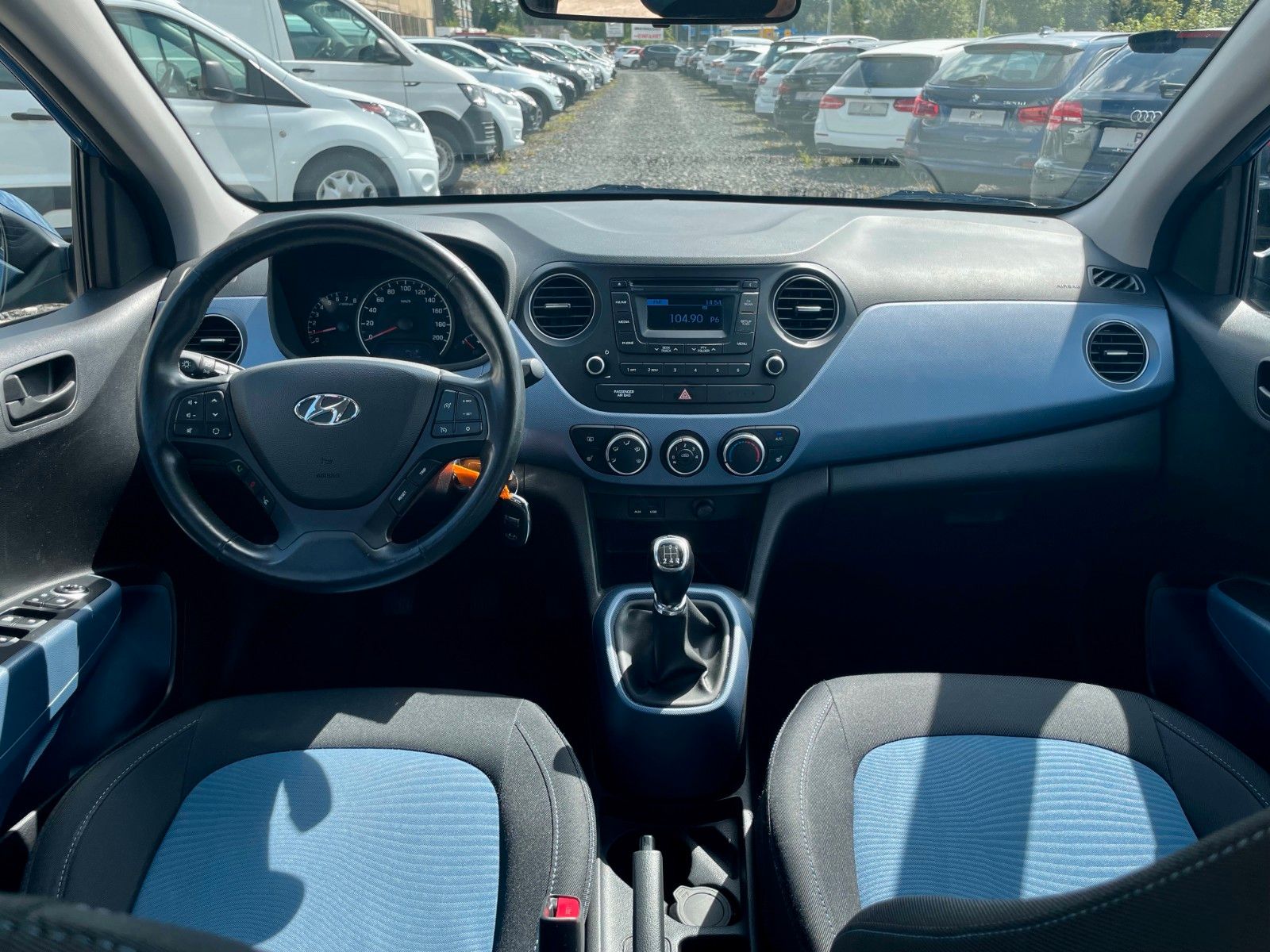 Fahrzeugabbildung Hyundai i10 1.2 Klima Sitzhzg Lenkradhzg SCHECKHEFT 2.HD