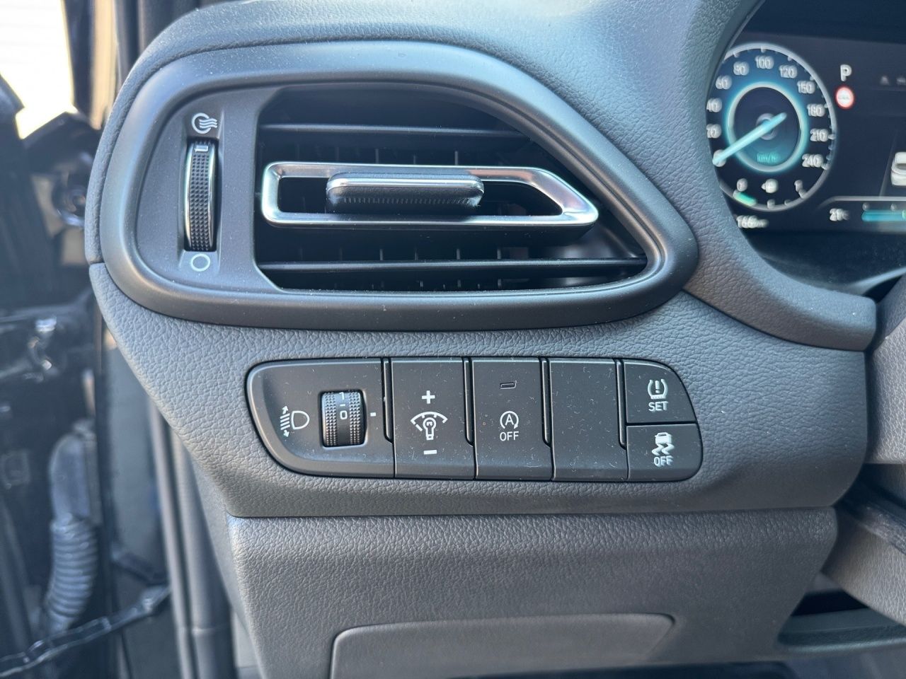 Fahrzeugabbildung Hyundai i30 ADVANTAGE LED*2Z-KLI*NAVI*WINTER*CARPL*KEYL*