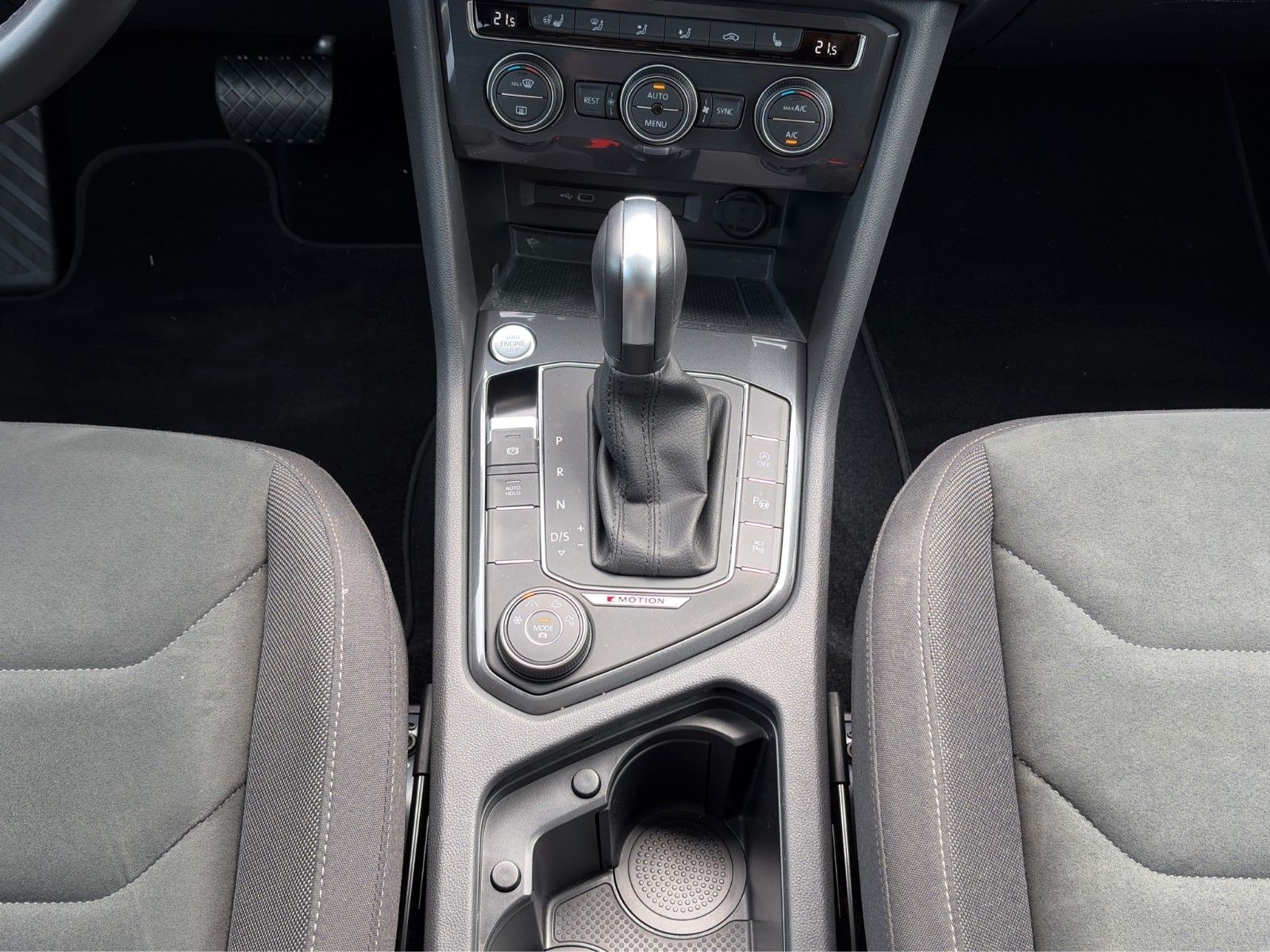 Fahrzeugabbildung Volkswagen Tiguan Allspace Highline 4Motion*7Sitzer*Pano**