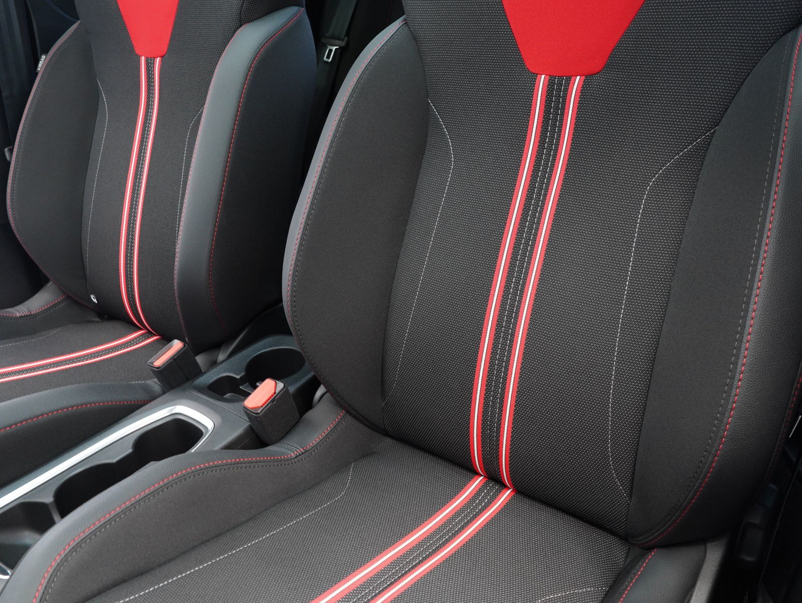 Fahrzeugabbildung Opel Corsa F e GS Line LED/KAMERA/PANORAMA/SOH