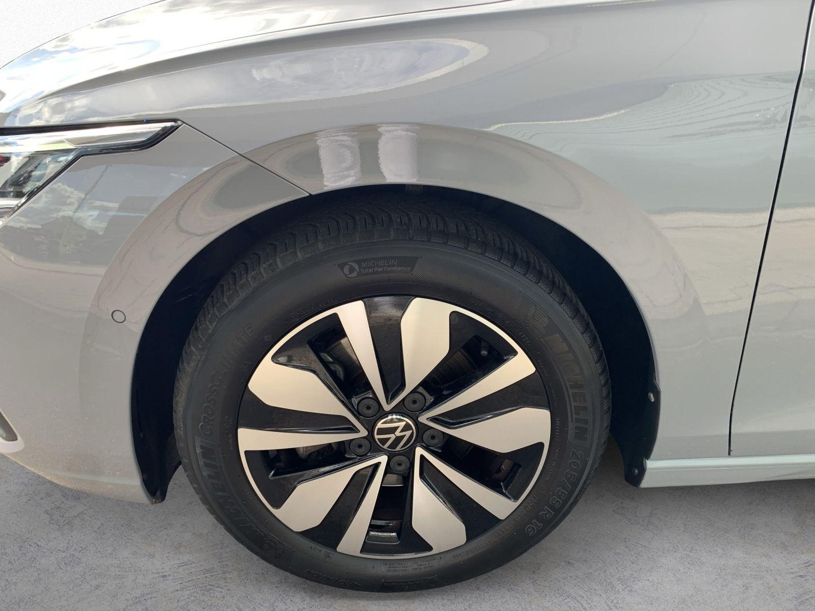 Volkswagen Golf VIII MOVE 1.0 TSI +LED+APP+DCP+KAMERA+NAVI+, миниатюра 7