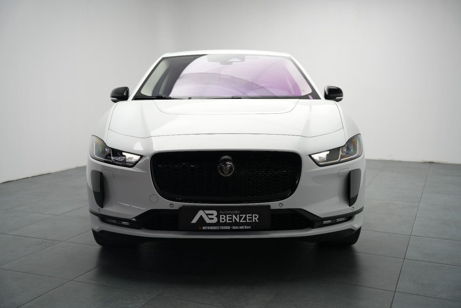 Fahrzeugabbildung Jaguar I-PACE 400 AWD/Black-Pack/CarPlay/MERIDIAN/89,6%