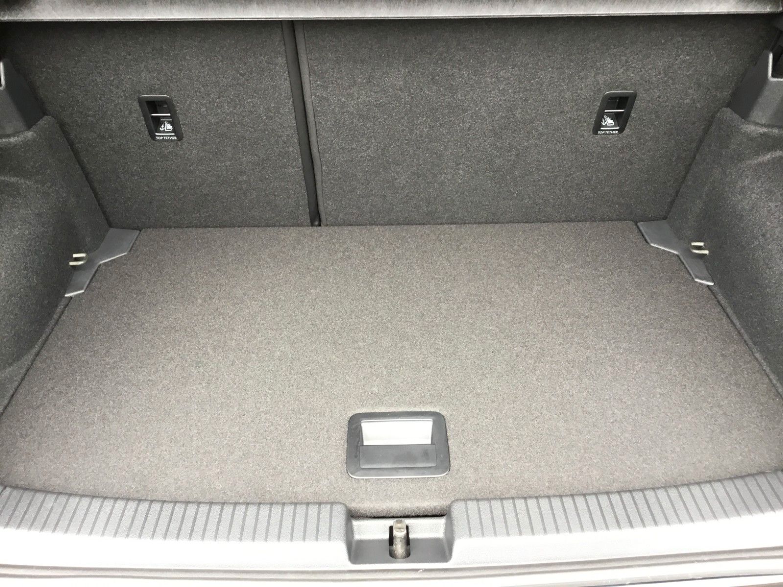Fahrzeugabbildung Volkswagen T-Cross 1.5 TSI DSG Life+AHK+17"+LED+AppConnect