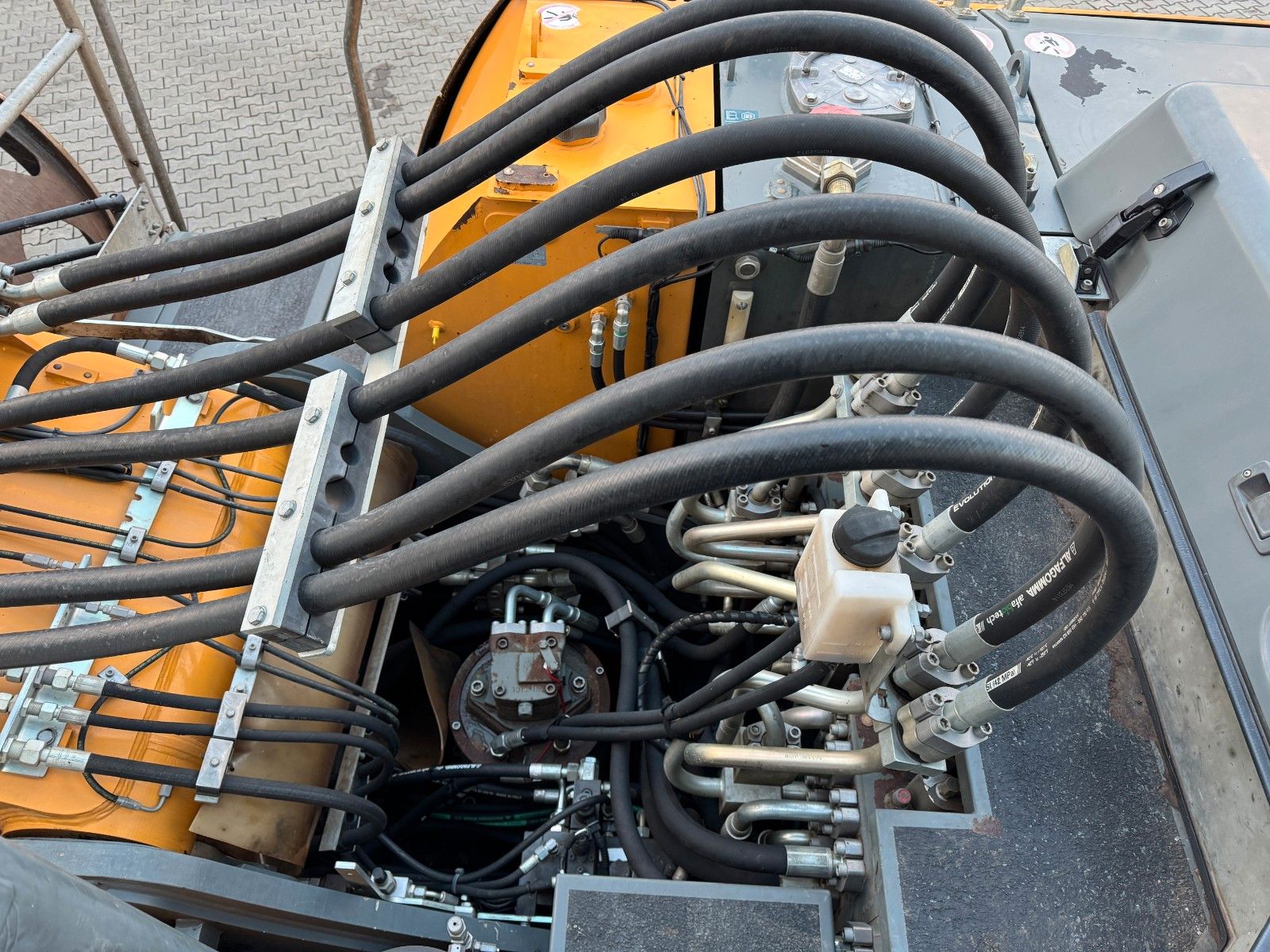 Fahrzeugabbildung Liebherr LH 50 M Timber / inkl. Holzzange / 2020 / 11m