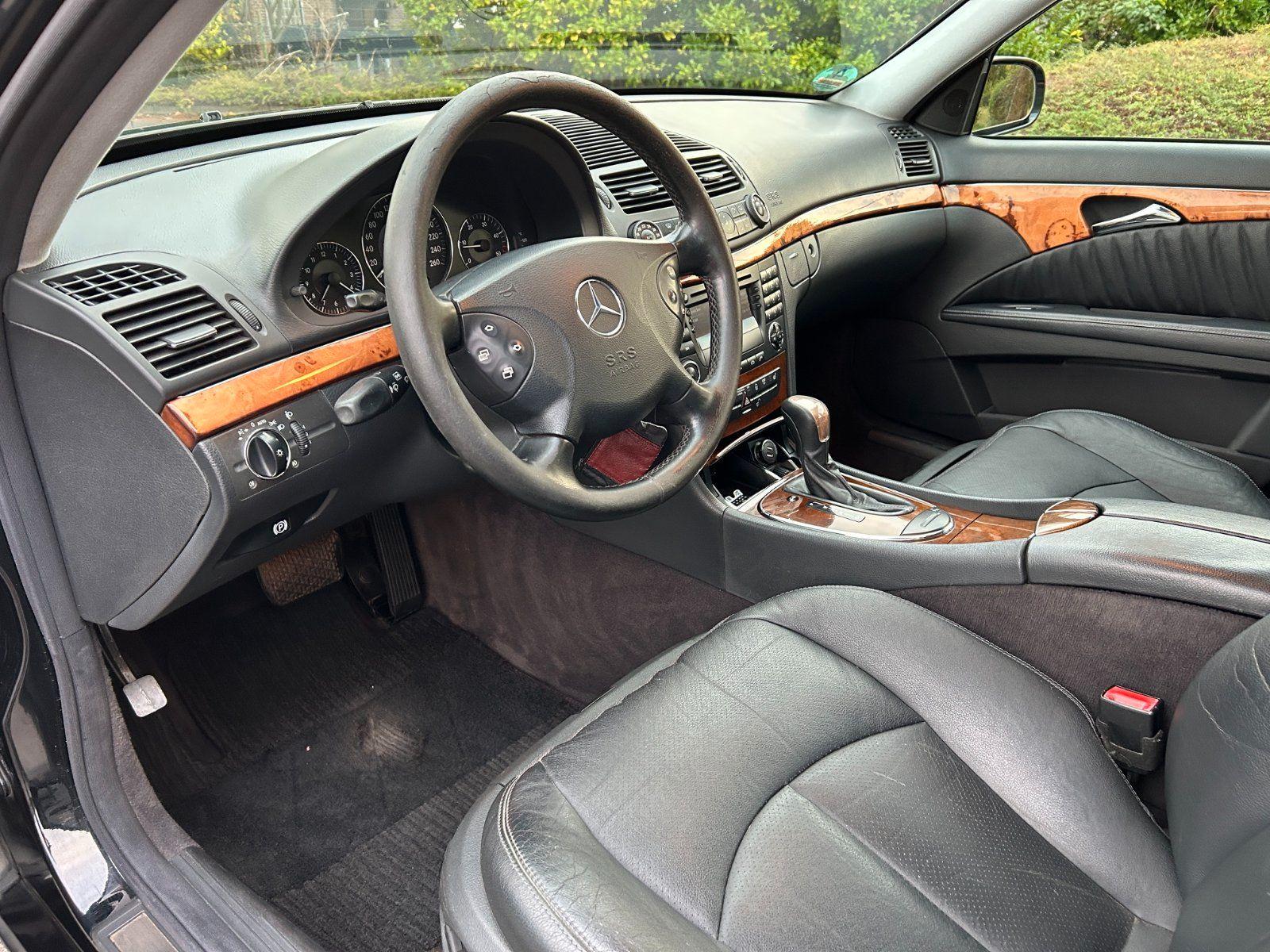 Mercedes-Benz E270 2004 — photo 12