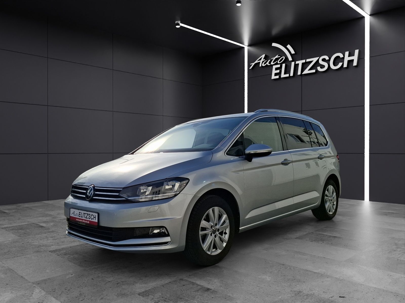 Fahrzeugabbildung Volkswagen Touran TSI Highline DSG 7-Si AHK AID ACC RFK SH