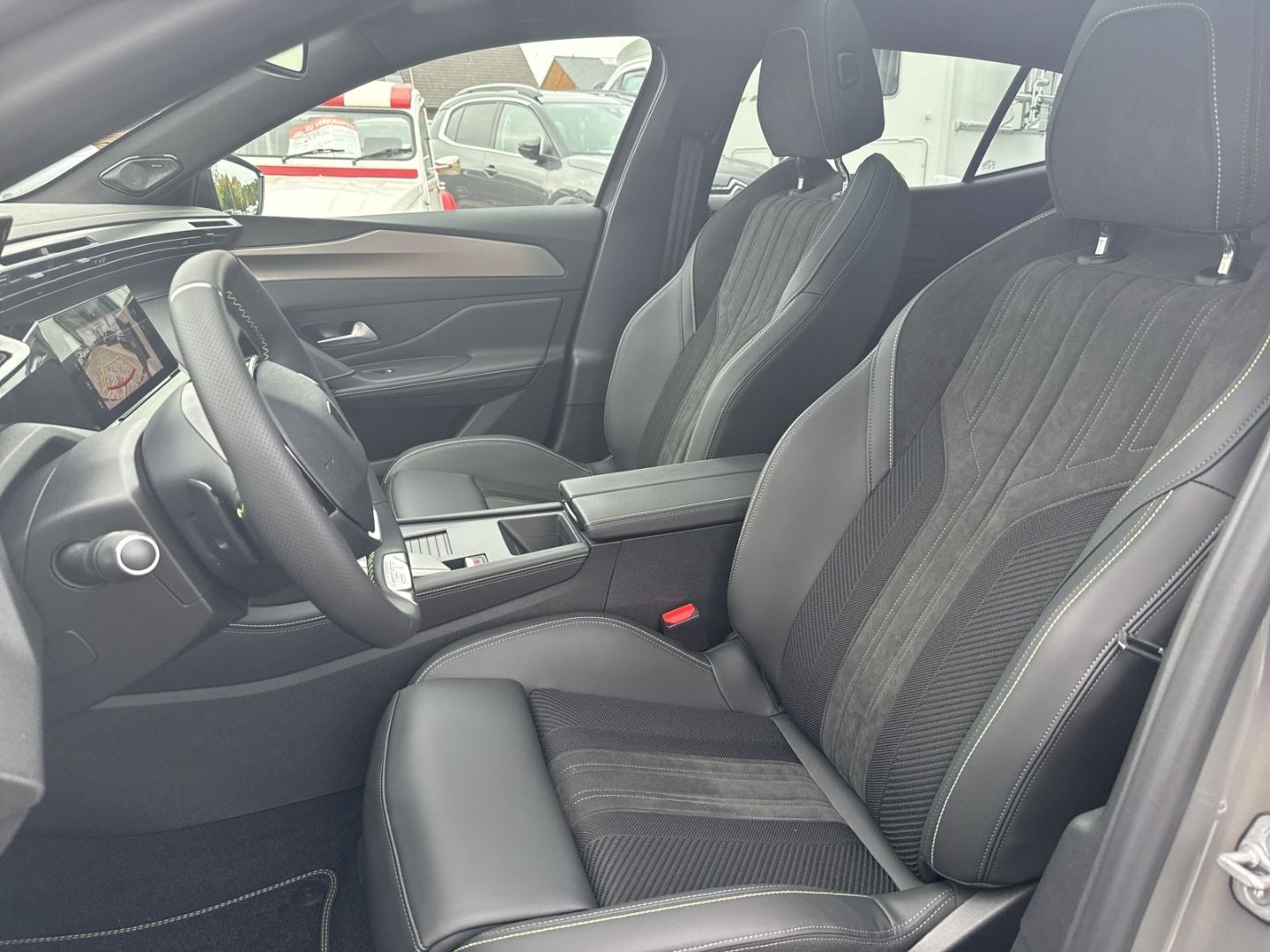 Fahrzeugabbildung Peugeot 408 GT HYBRID 145 e-DSC6 El. Panodach Navi ACC