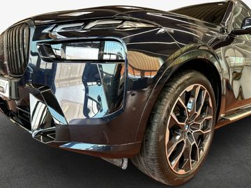 BMW X7 - 7