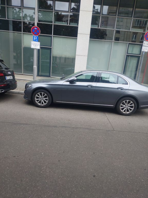 Image of Mercedes-Benz 220