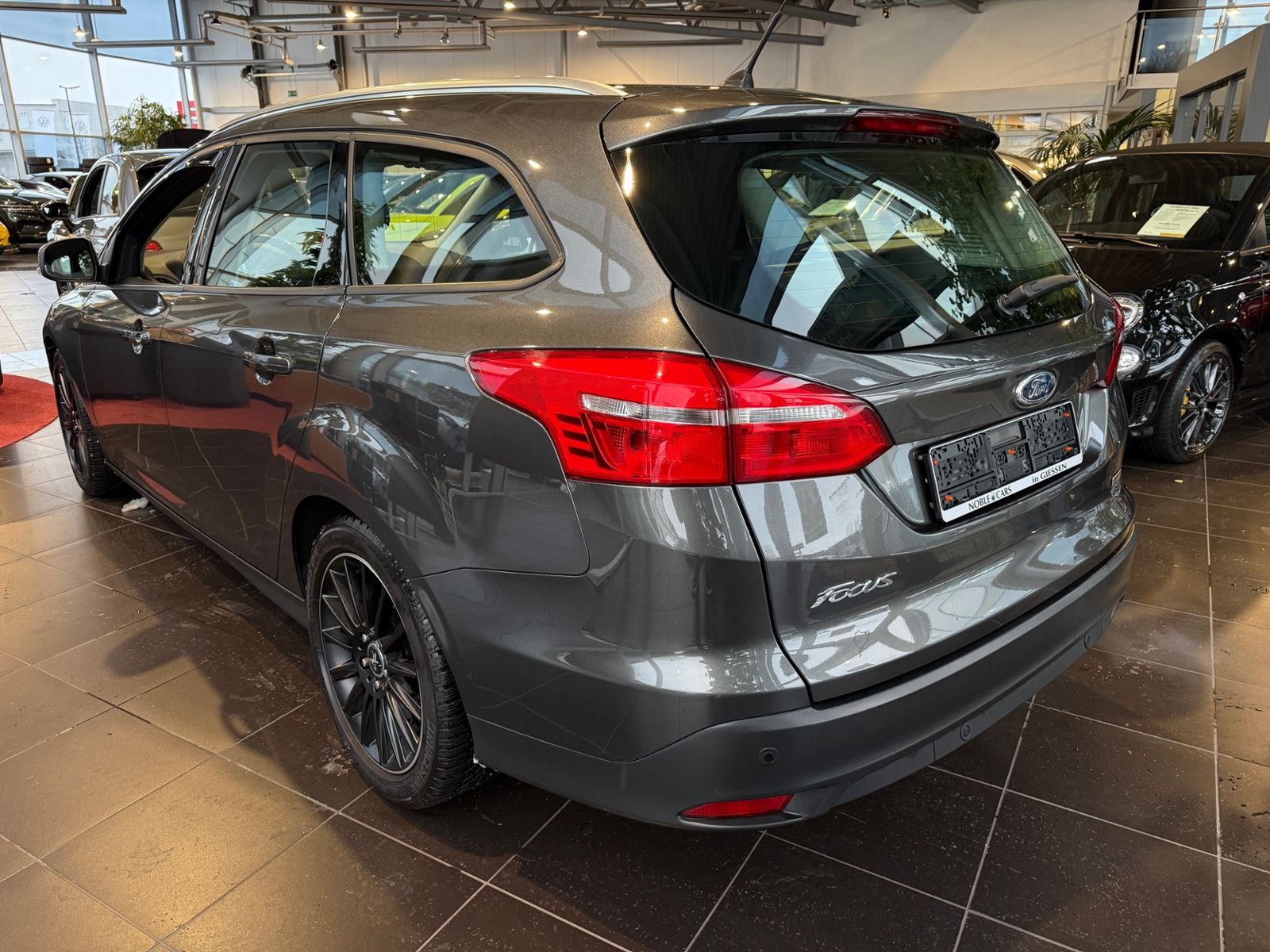 Fahrzeugabbildung Ford Focus Turnier Business KLIMA NAVI ALU