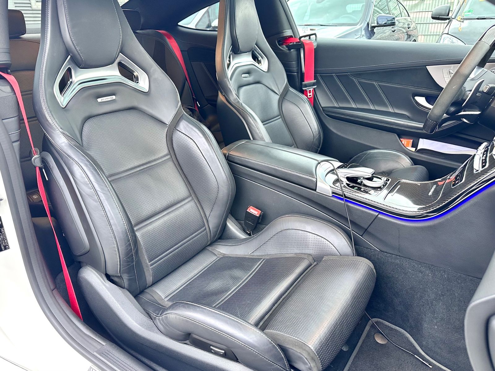 Fahrzeugabbildung Mercedes-Benz C 63 AMG COUPE*PANO+VOLL*