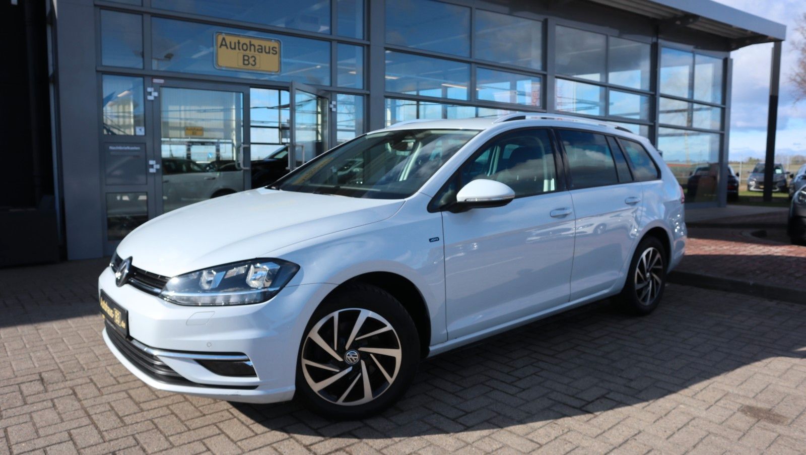 Gebrauchtwagen Volkswagen Golf Golf VII Variant Join Navi Sitzheizung Apple Car in Bergen