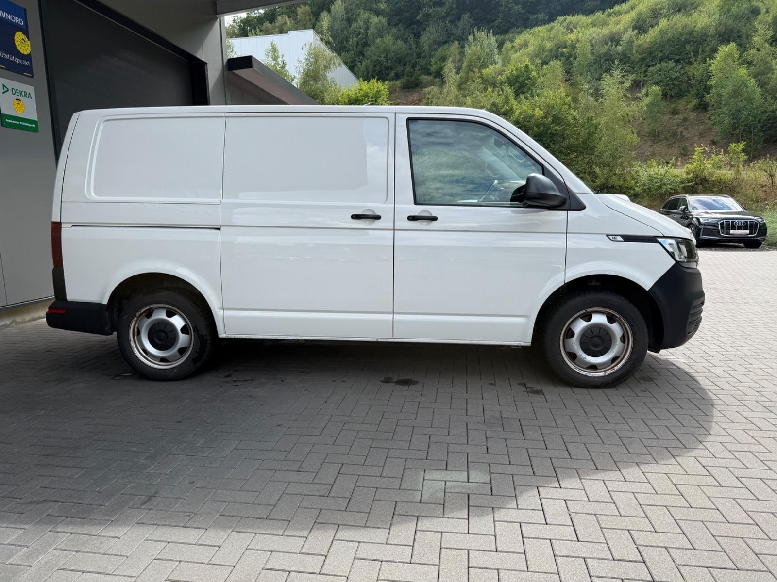 Volkswagen T6.1 Transporter 4MOTION *DSG *3Sitze *APP *AHK