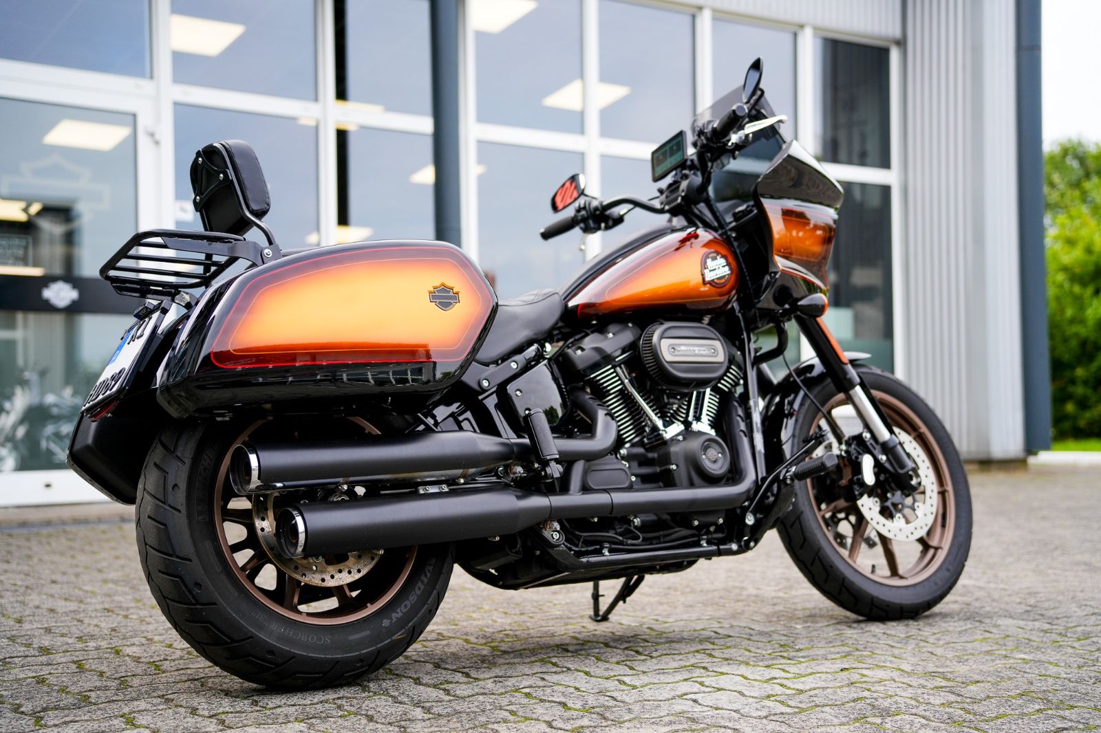 Fahrzeugabbildung Harley-Davidson FXLRST Low Rider ST 117 - HeinzBikes Clubstyle