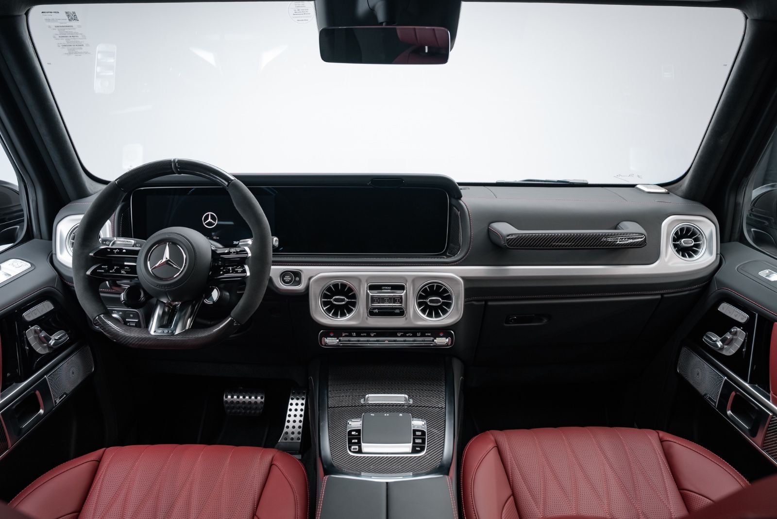 Fahrzeugabbildung Mercedes-Benz G 63/MY 2027/ SUPERIOR/CARBON