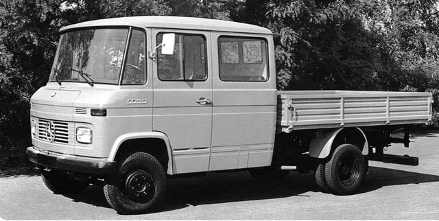 Mercedes-Benz Mercedes LKW mit Doppelkabine