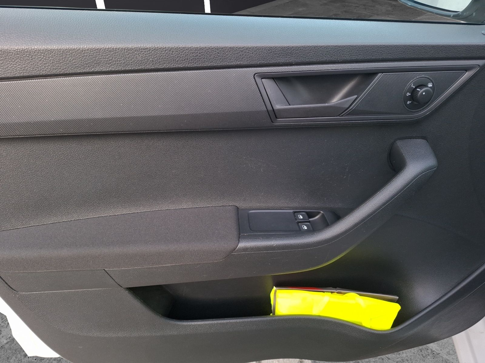 Fahrzeugabbildung SKODA Fabia 1.0  Active Cool-Plus Klima DAB PDC SH