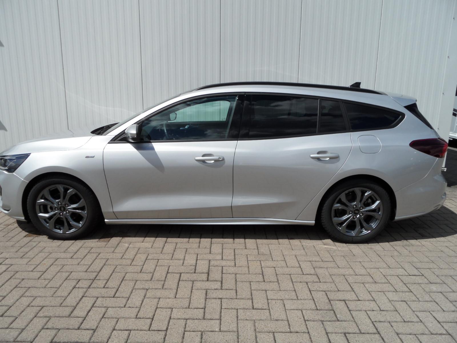 Ford Focus Turnier ST-Line X+Cam+Panoramadach+AHK+AT