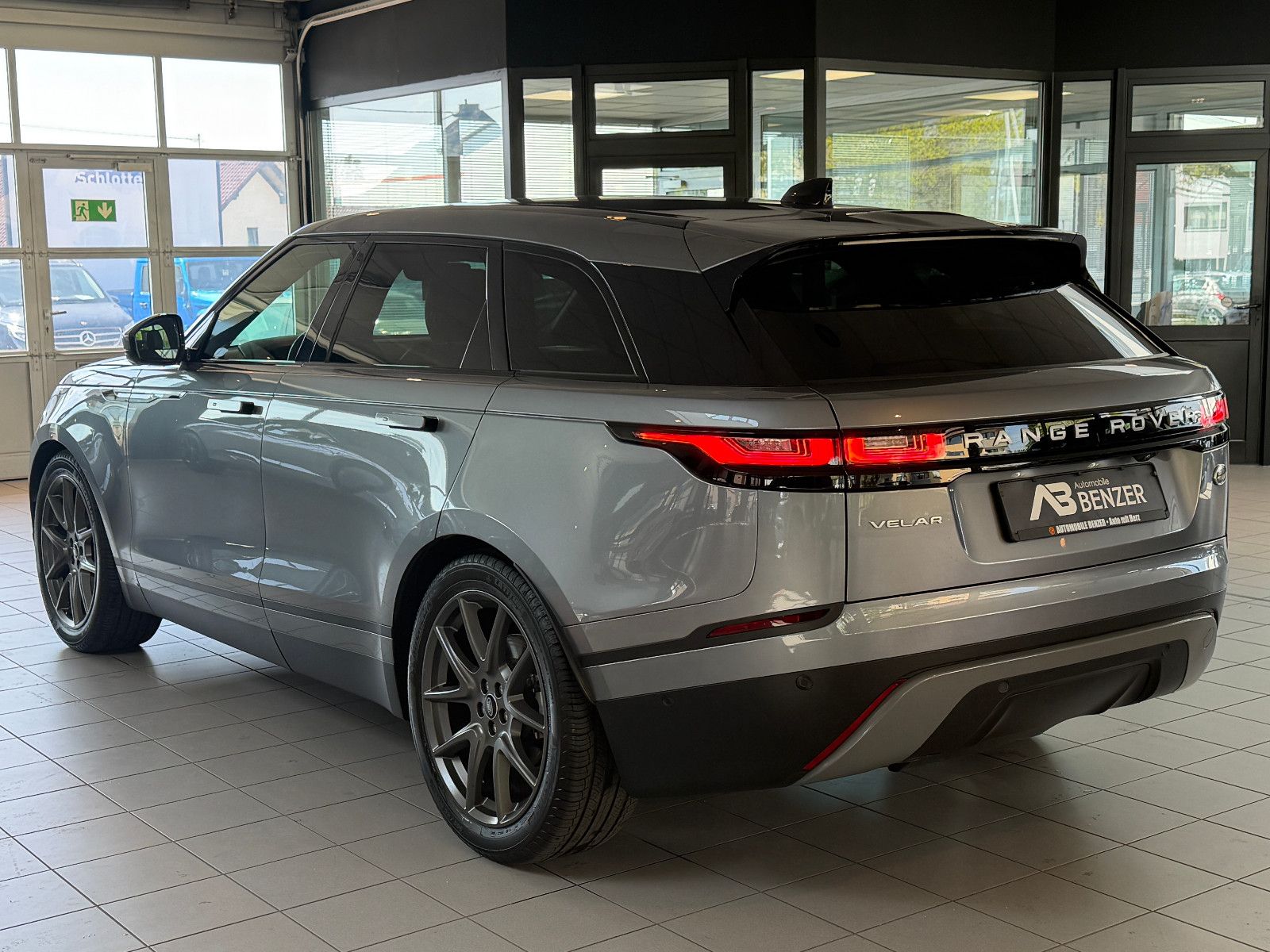 Fahrzeugabbildung Land Rover Range Rover Velar/360*KAM/LED/APPLE/LEDER/