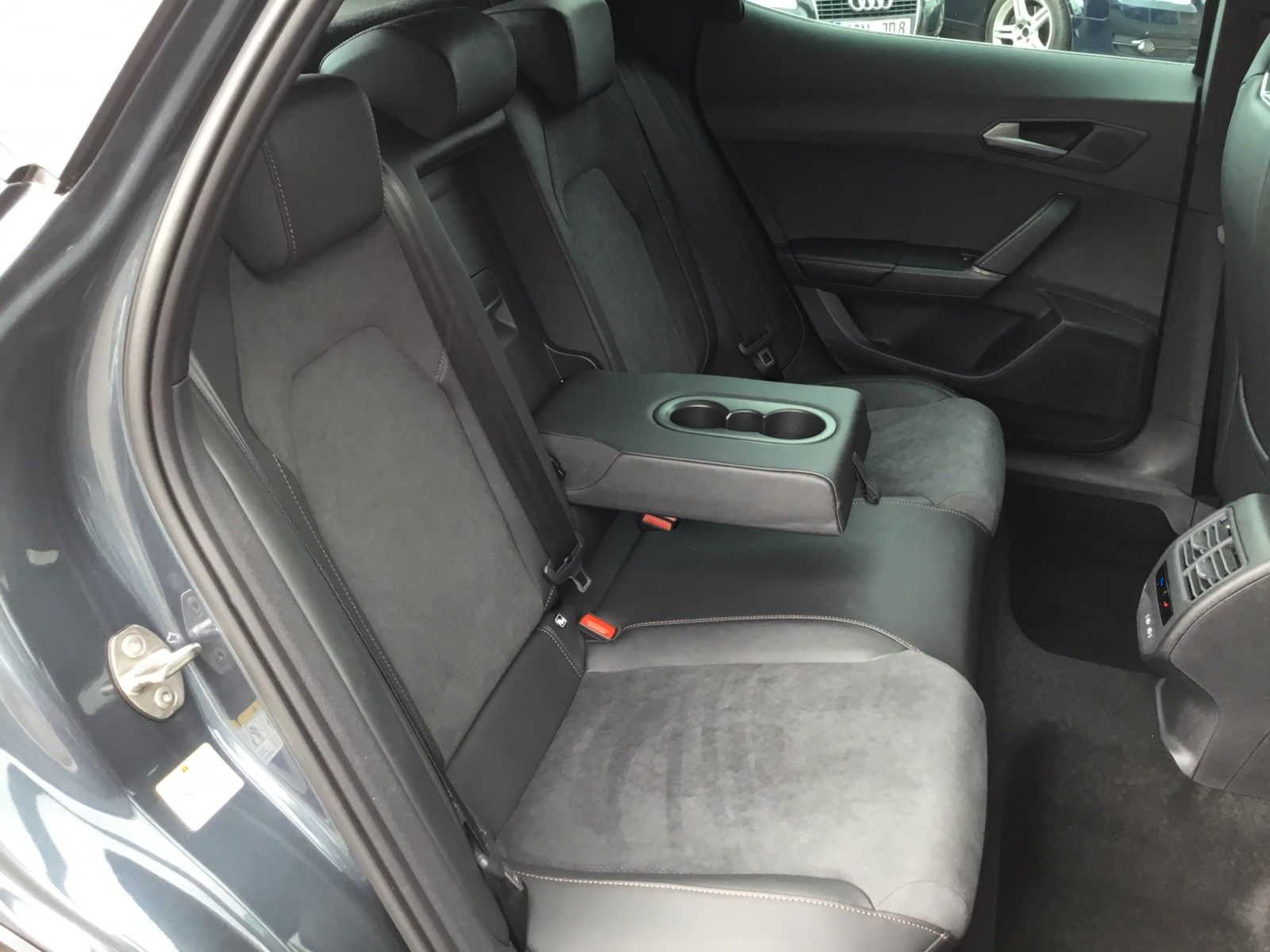 Fahrzeugabbildung CUPRA Formentor 2.0 TSI DSG 4WD+Pano+Matrix+AHK+19"