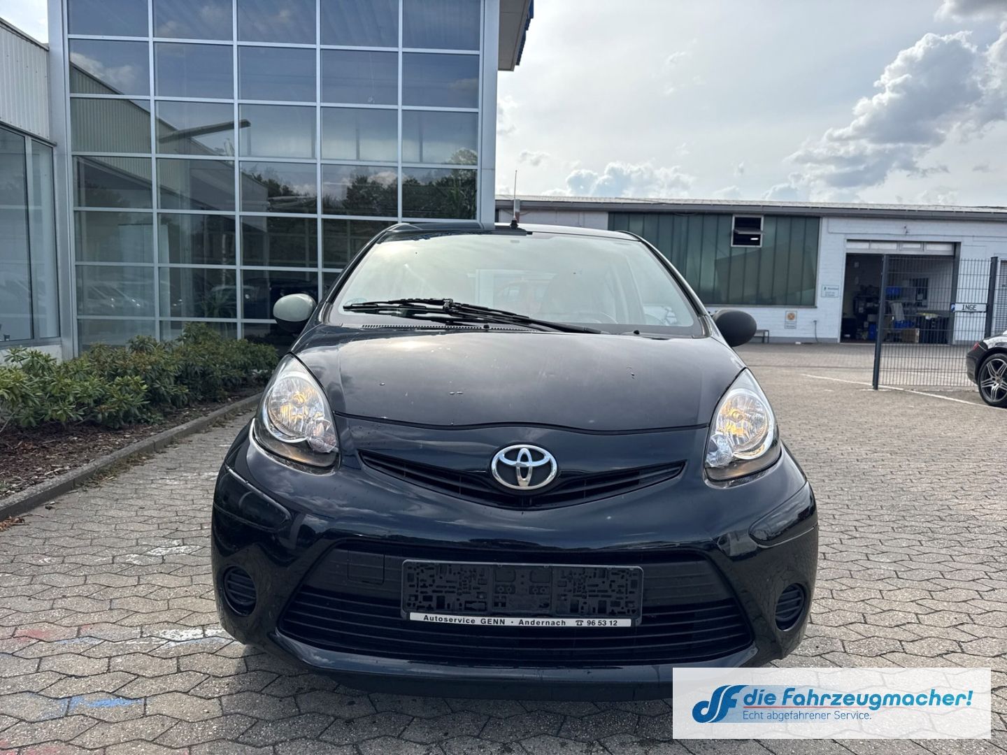 Fahrzeugabbildung Toyota Aygo teilb.Rücksb met. ABS Servo Airb *EXPORT