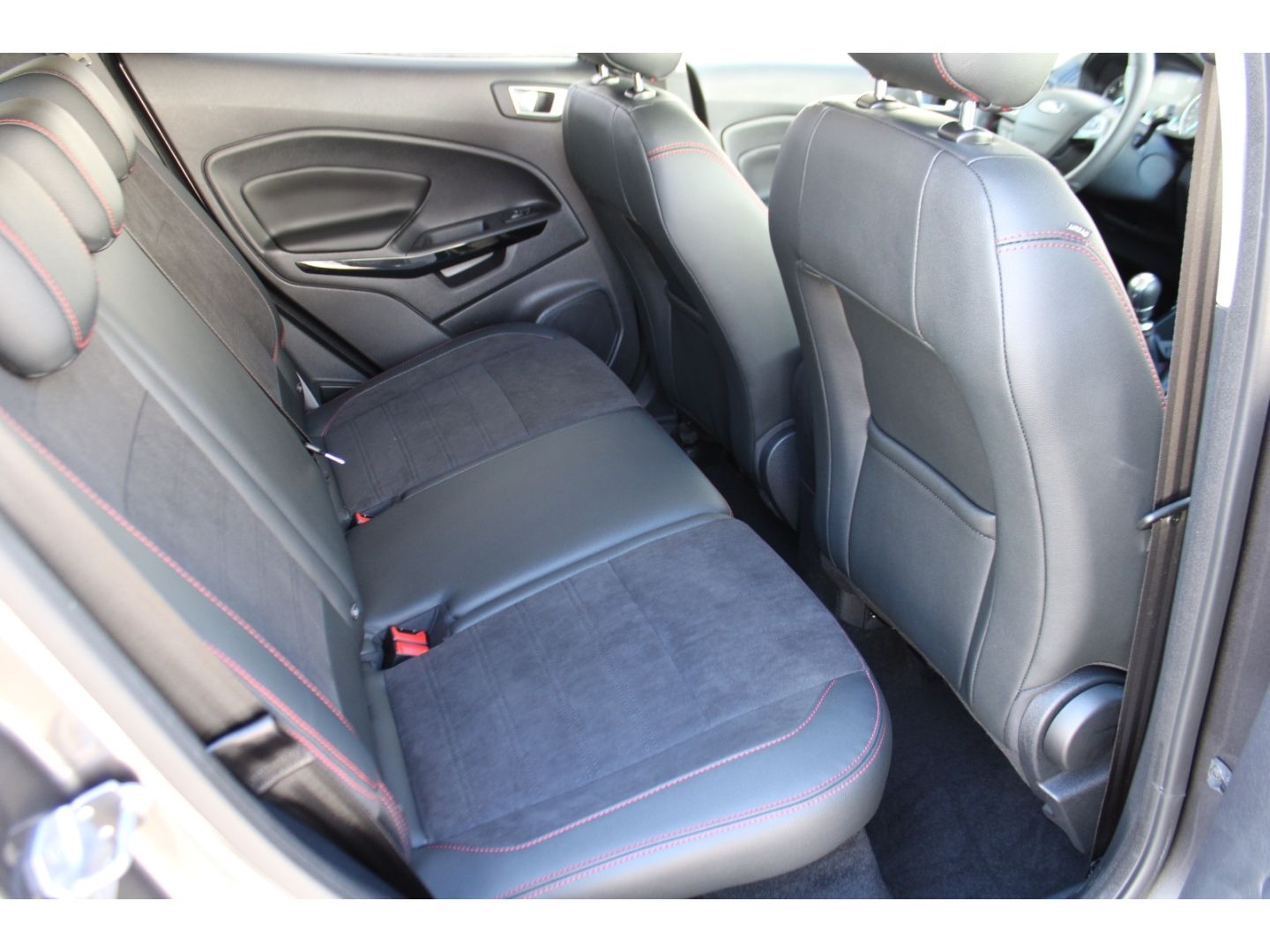 Fahrzeugabbildung Ford EcoSport ST-Line LED Navi B&O RFK GRA TWA Winter