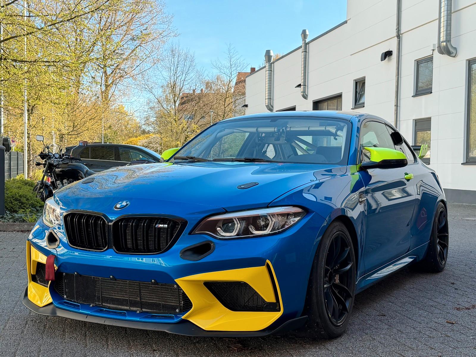 BMW M2 CS Racing