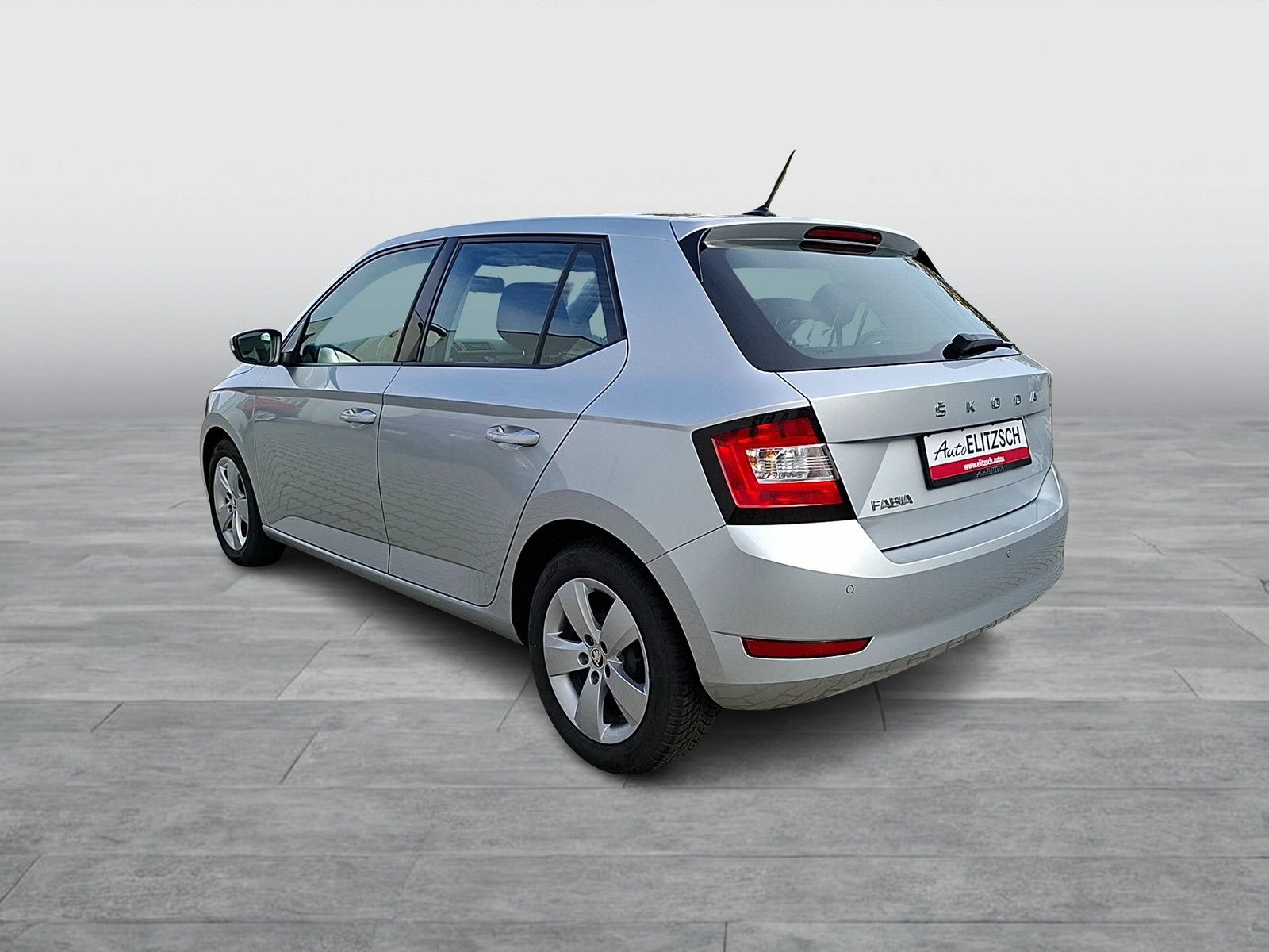 Fahrzeugabbildung SKODA Fabia 1.0 Cool-Plus Klima DAB PDC SH
