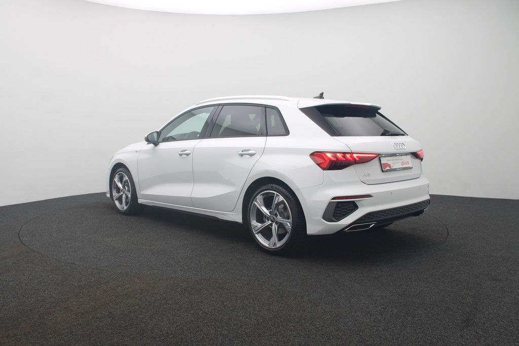 Audi A3 Sportback 35 TFSI S line Matrix Navi imagem 3