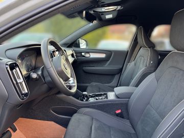 Volvo XC40 Plus Black Edition 2WD*AHK*360°*