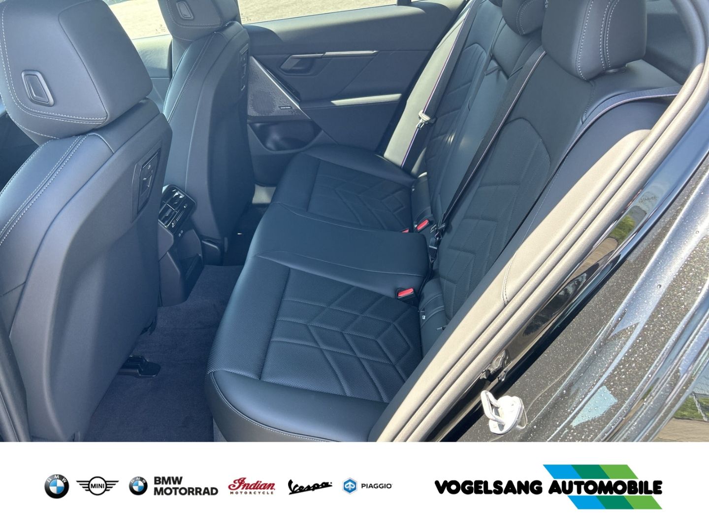 Fahrzeugabbildung BMW 520 i M Sport I Park-Assistent Sportpaket HUD AH