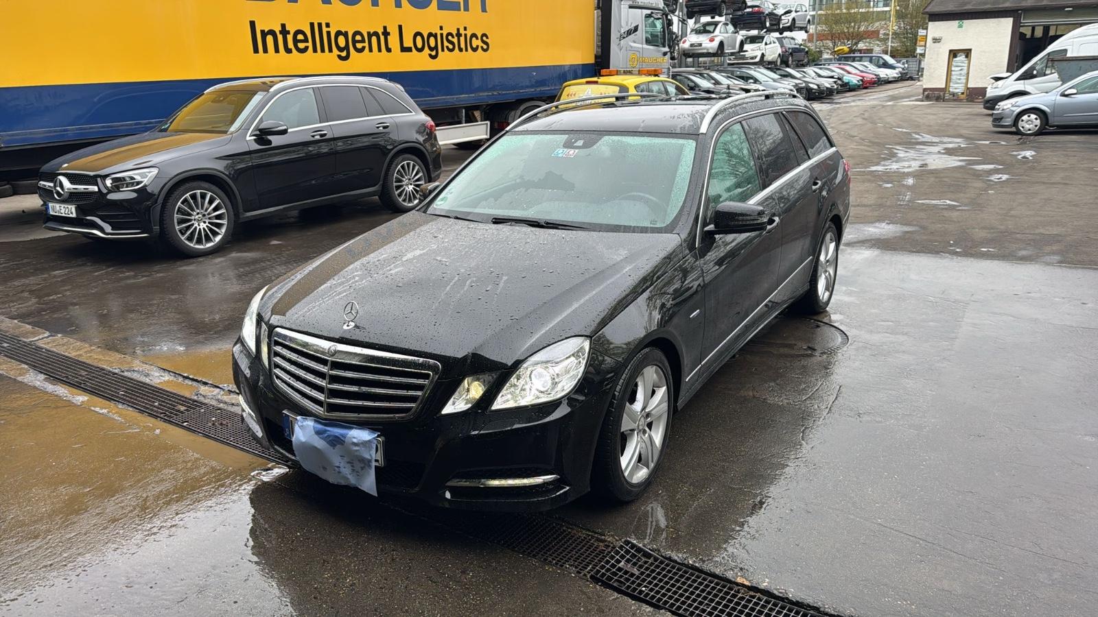 Mercedes-Benz E 300 T Model CDI BlueEffic.,8Ber.,usw.