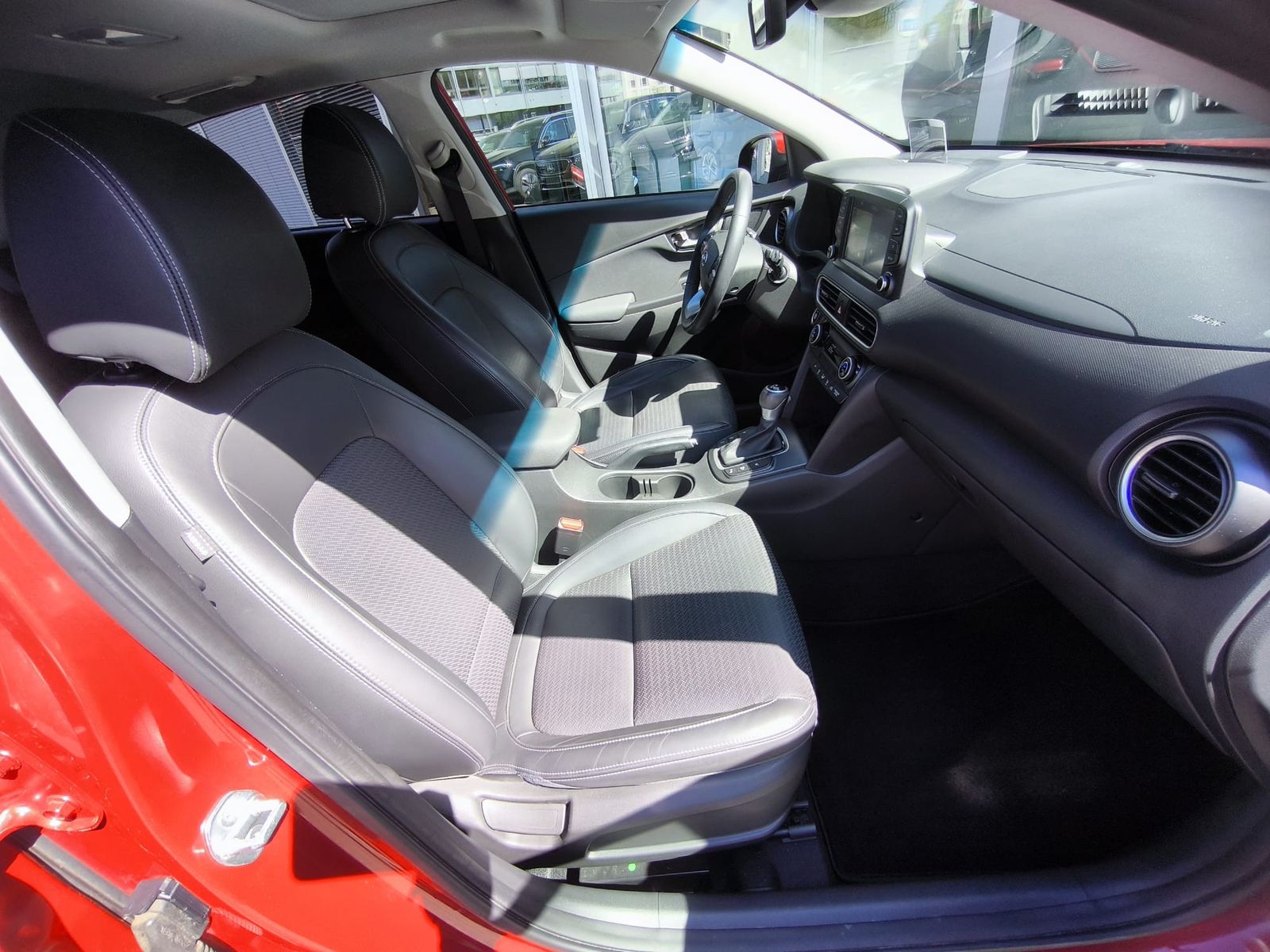 Fahrzeugabbildung Hyundai Kona Premium GLASD+LED+NAVI+KAM+SHZ+AHK+ACC+