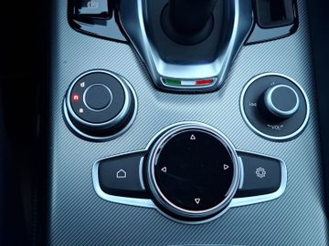 Alfa Romeo Giulia Veloce 2.0 Turbo 16V Q4 Kam.+KeyLess+SHZ