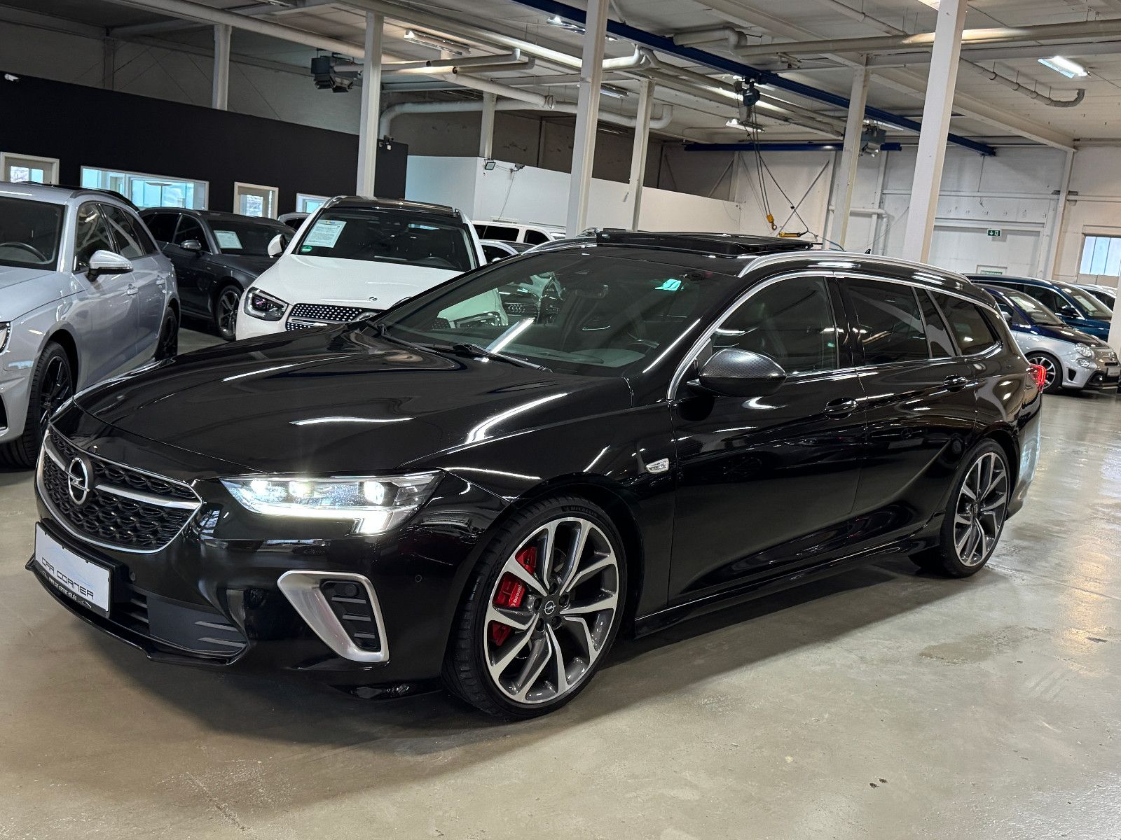 Fahrzeugabbildung Opel Insignia B Sports Tourer GSi 4X4 OPC PERFORMANCE