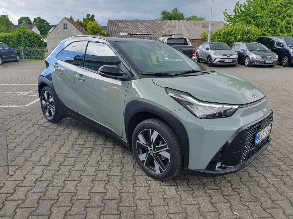 Toyota Aygo X 1,5 Hybrid Teamplayer + Technikpaket imagem 2
